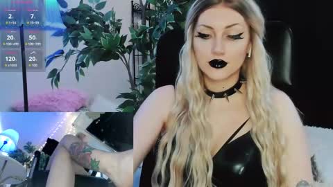 Snapshot of julia_wilson chatting on 5, 3, 2025 ALL MY CONTENT at online show from 5, 3, 2025