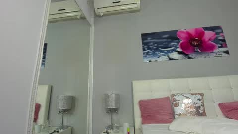 Snapshot of juliahunts chatting on 7, 3, 2025 JuliaHunt online show from 7, 3, 2025