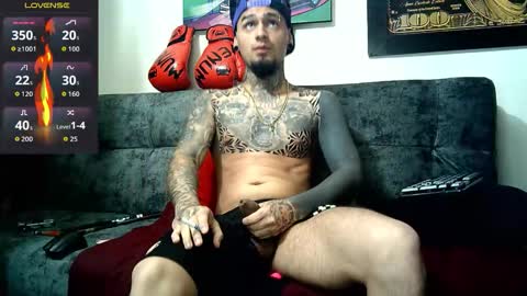 Snapshot of julian_tattoo chatting on 3, 10, 2025 Julian independent model online show from 3, 10, 2025