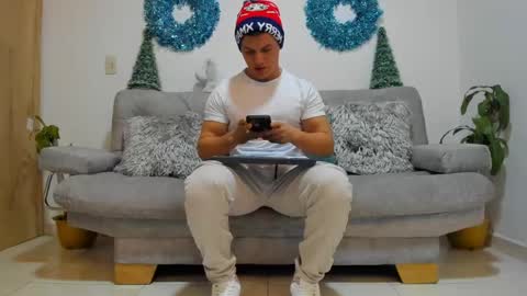 Snapshot of julian_wallace chatting on 24, 12, 2024 julian_wallace online show from 24, 12, 2024