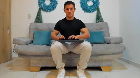 Snapshot of julian_wallace chatting on 4, 1, 2025 julian_wallace online show from 4, 1, 2025