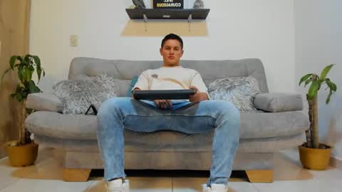 Snapshot of julian_wallace chatting on 21, 1, 2025 julian_wallace online show from 21, 1, 2025