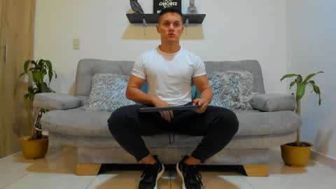 Snapshot of julian_wallace chatting on 27, 1, 2025 julian_wallace online show from 27, 1, 2025