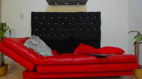 Snapshot of julian_wallace chatting on 14, 2, 2025 julian_wallace online show from 14, 2, 2025