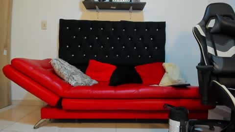 Snapshot of julian_wallace chatting on 10, 3, 2025 julian_wallace online show from 10, 3, 2025