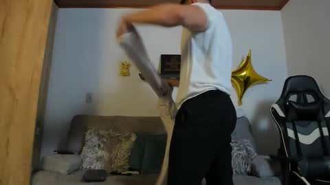 Snapshot of julian_wallace chatting on 13, 9, 2025 julian_wallace online show from 13, 9, 2025