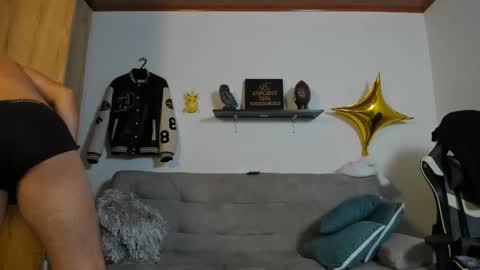 Snapshot of julian_wallace chatting on 2, 10, 2025 julian_wallace online show from 2, 10, 2025