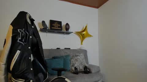 Snapshot of julian_wallace chatting on 18, 10, 2025 julian_wallace online show from 18, 10, 2025