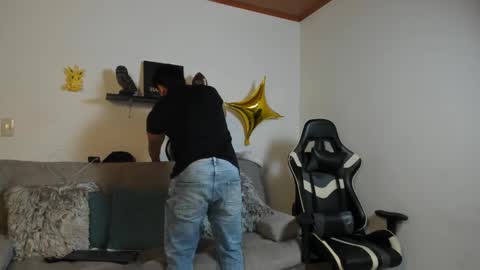 Snapshot of julian_wallace chatting on 3, 12, 2025 julian_wallace online show from 3, 12, 2025