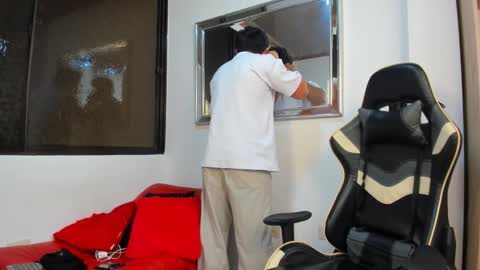 julian_wallace online show from 7, 2, 2026