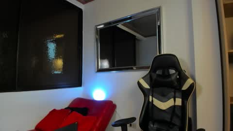 julian_wallace online show from 12, 3, 2026