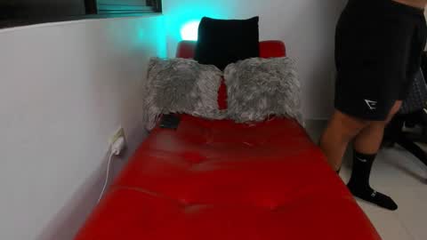 julian_wallace online show from 24, 3, 2026