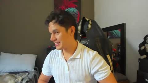 julian_wallace1 online show from 16, 6, 2026