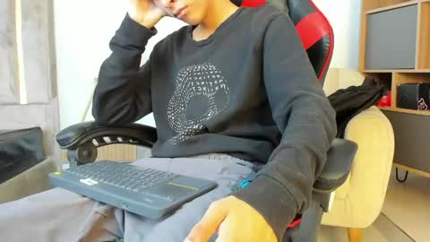 Julian online show from 27, 5, 2026
