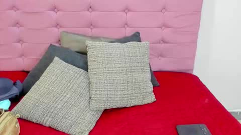 juliana12_ls online show from 4, 11, 2025