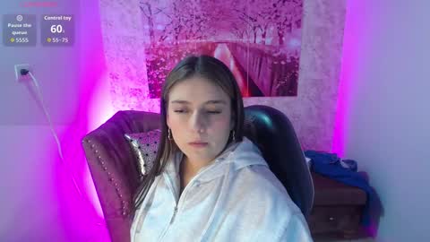 juliana_diamond_ online show from 4, 2, 2026