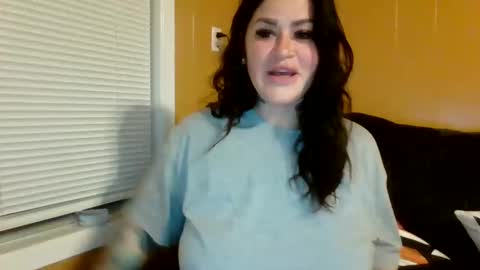 Snapshot of julianaxxxrose chatting on 6, 12, 2024 Texas Mamasita online show from 6, 12, 2024
