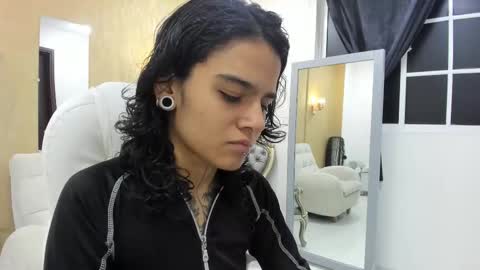 Snapshot of julianne_7 chatting on 22, 12, 2025 julianne_7 online show from 22, 12, 2025