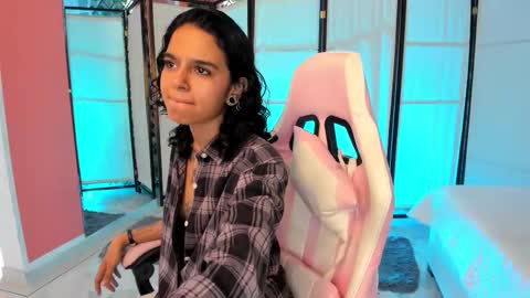 julianne_7 online show from 3, 2, 2026