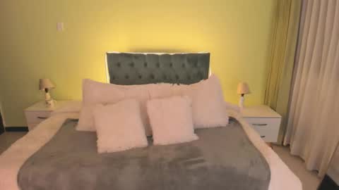 Snapshot of julianne__ chatting on 2, 11, 2025 Julianne online show from 2, 11, 2025