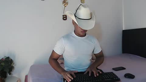 Snapshot of juliannmattius chatting on 17, 10, 2025 Juliann online show from 17, 10, 2025