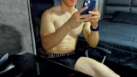 Snapshot of juliansexxx16 chatting on 16, 10, 2025 Julian online show from 16, 10, 2025