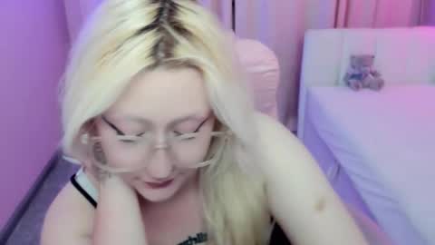 JuliaSharkk online show from 13, 10, 2025