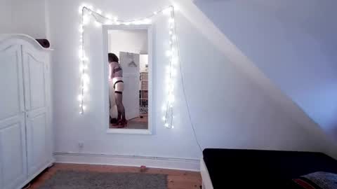 Snapshot of juliasometimes chatting on 1, 7, 2026 juliasometimes online show from 1, 7, 2026