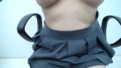 Snapshot of julie9x chatting on 8, 11, 2025 julie9x online show from 8, 11, 2025