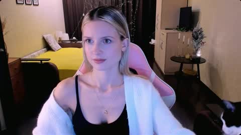 Julie online show from 6, 11, 2025