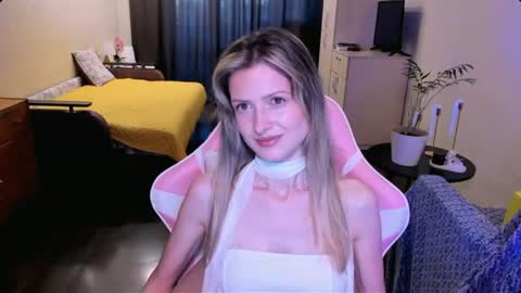 Julie online show from 4, 8, 2026