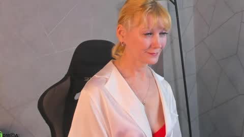 Julie Lucasss online show from 21, 4, 2026