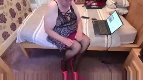 Snapshot of juliecd1955 chatting on 16, 10, 2025 brian online show from 16, 10, 2025