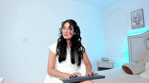 juliee_ross online show from 9, 5, 2026
