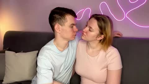 Julie and Thomas online show from 14, 11, 2025