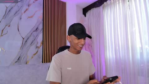 Snapshot of juliensaint_ chatting on 14, 9, 2025 Julien online show from 14, 9, 2025