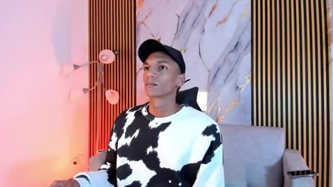 Snapshot of juliensaint_ chatting on 3, 10, 2025 Julien online show from 3, 10, 2025