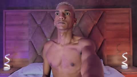 Snapshot of juliensaint_ chatting on 16, 10, 2025 Julien online show from 16, 10, 2025