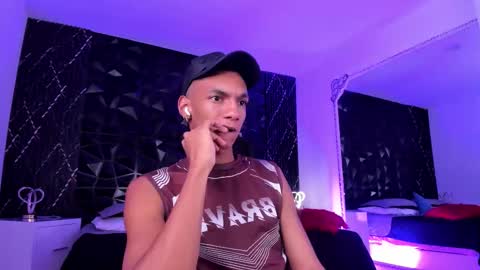 Julien online show from 8, 11, 2025