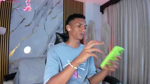 Julien online show from 6, 2, 2026