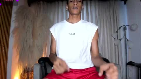 Snapshot of juliensaint_ chatting on 17, 6, 2026 Julien online show from 17, 6, 2026