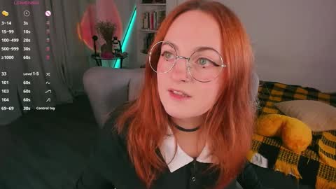 Snapshot of juliet_schoolgirl chatting on 10, 10, 2025 Juliet online show from 10, 10, 2025