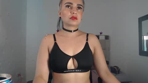 julieta__fox_ online show from 17, 1, 2025