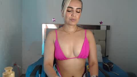 julieta__fox_ online show from 26, 2, 2025