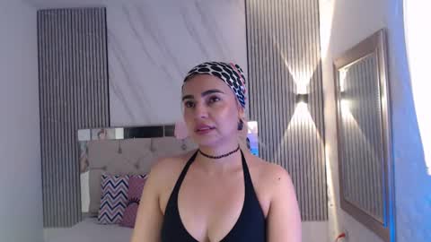 Snapshot of julieta__fox_ chatting on 19, 6, 2026 julieta__fox_ online show from 19, 6, 2026