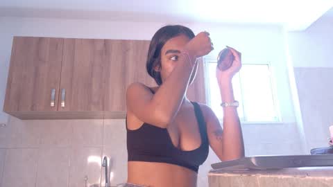 Snapshot of julieta_aguilar chatting on 5, 3, 2026 Juli online show from 5, 3, 2026