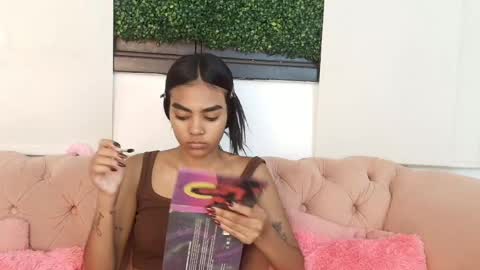 Snapshot of julieta_aguilar chatting on 17, 4, 2026 Juli online show from 17, 4, 2026