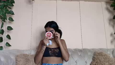 Snapshot of julieta_aguilar chatting on 28, 4, 2026 Juli online show from 28, 4, 2026