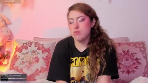 Juli  online show from 30, 9, 2025