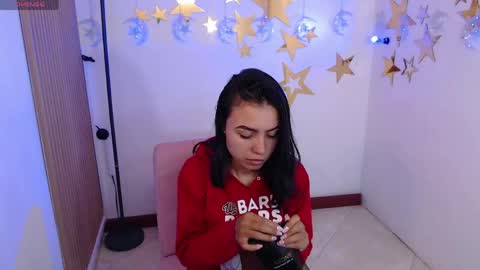 Snapshot of julieta_fn chatting on 9, 5, 2026 julieta_fn online show from 9, 5, 2026